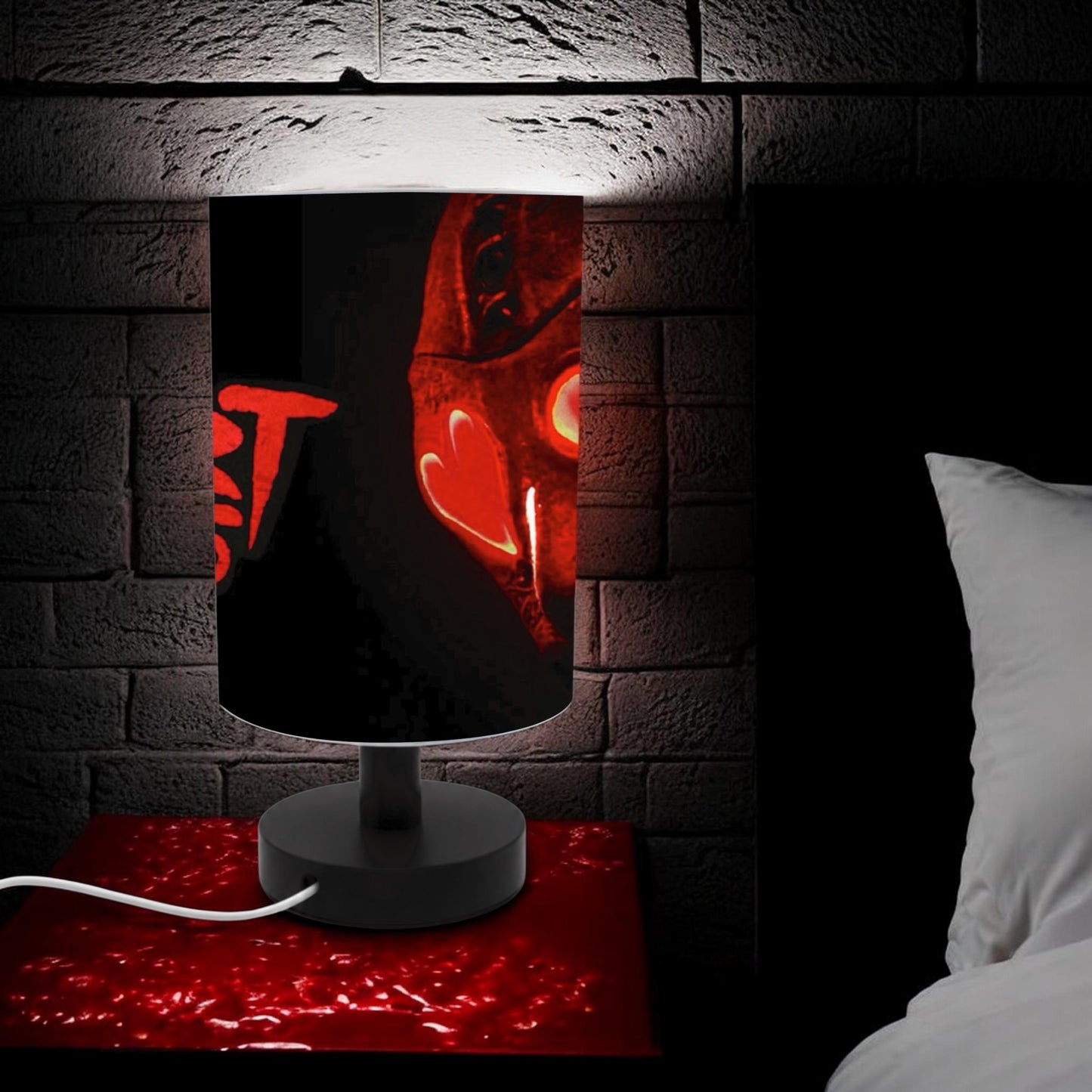 Heart Eyes Table Lamp