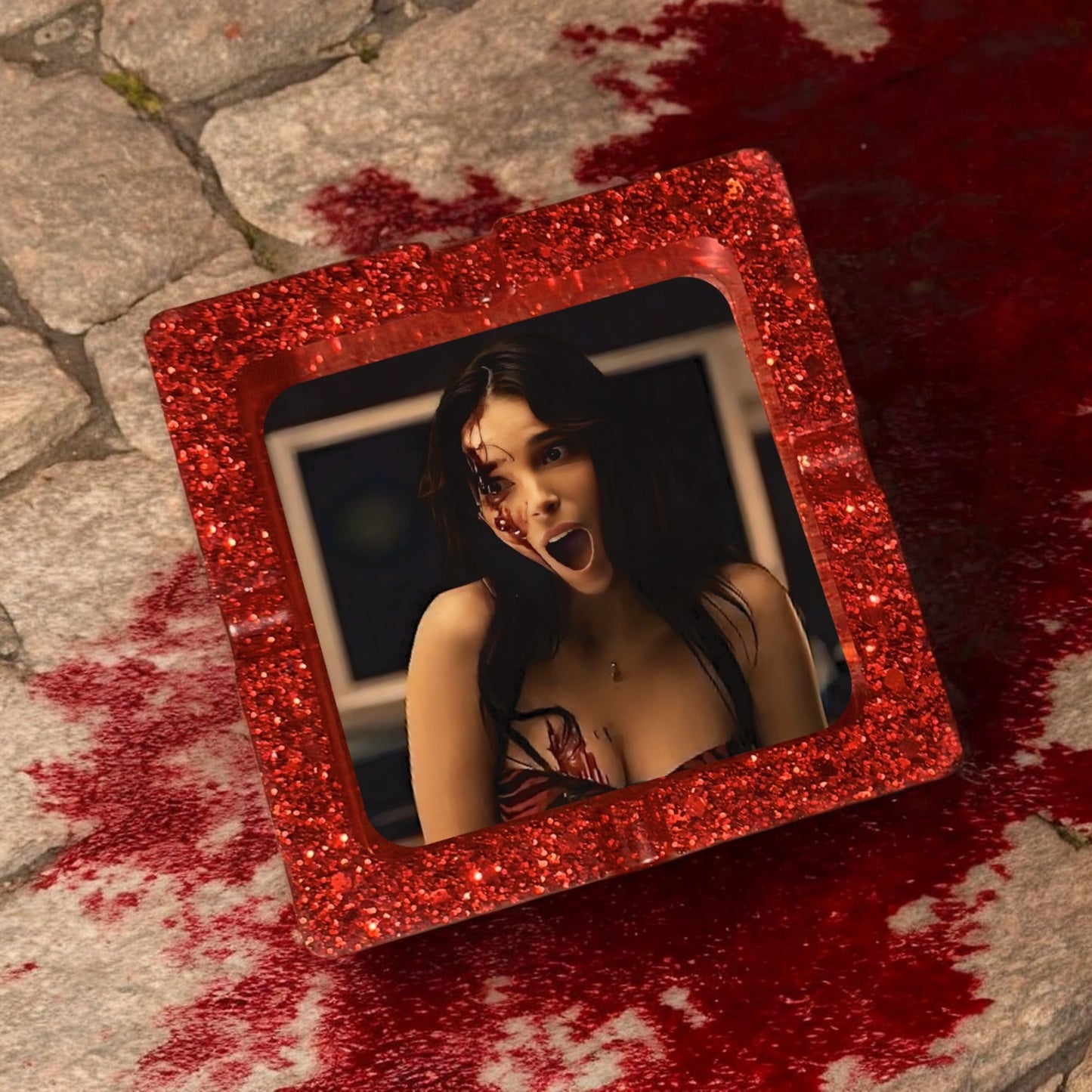 Obsession Nikki Ashtray